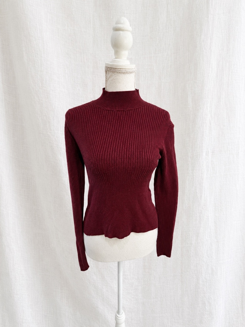 Harlow Ribbed Mock Neck Sweater in Wine
